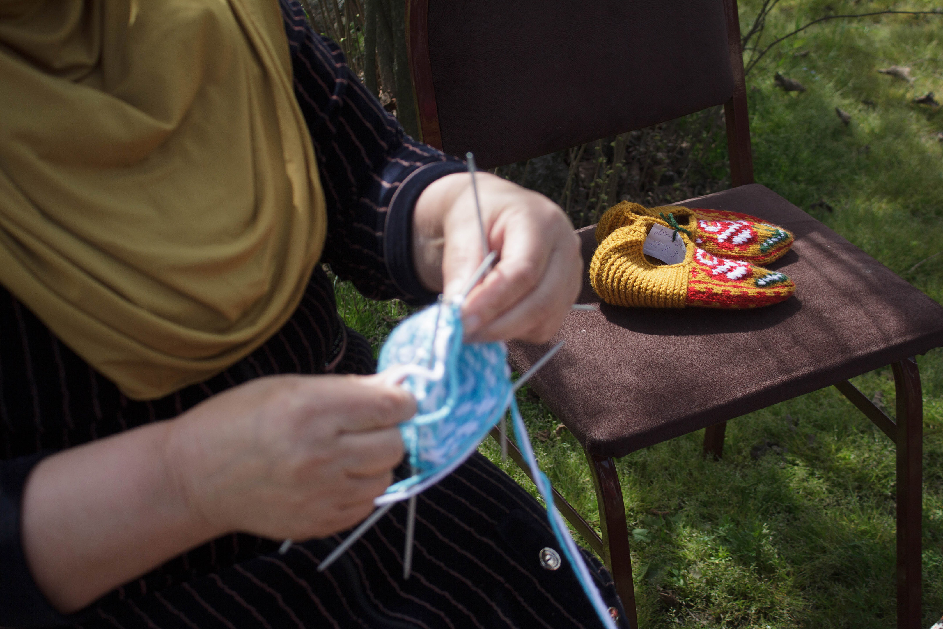 Knitting with five knitting needles. The finished product will be sold abroad through Azer Joab&rsqu ...