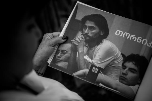 ფოტო კრებულიდან "ლიტერატურა პატიმრებისთვის".