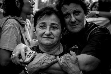 მარიზი და ნანი, პატიმარ გიორგი მინდაძის დედა.