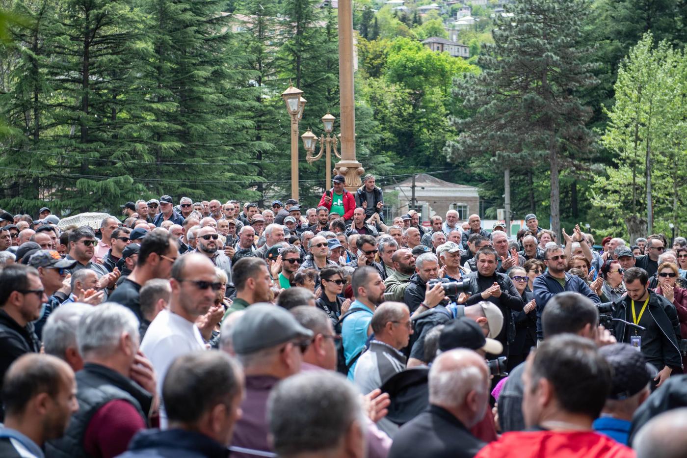 საპროტესტო აქცია ჭიათურაში შრომის საერთაშორისო დღეს. 2025 წლის 1 მაისი.
