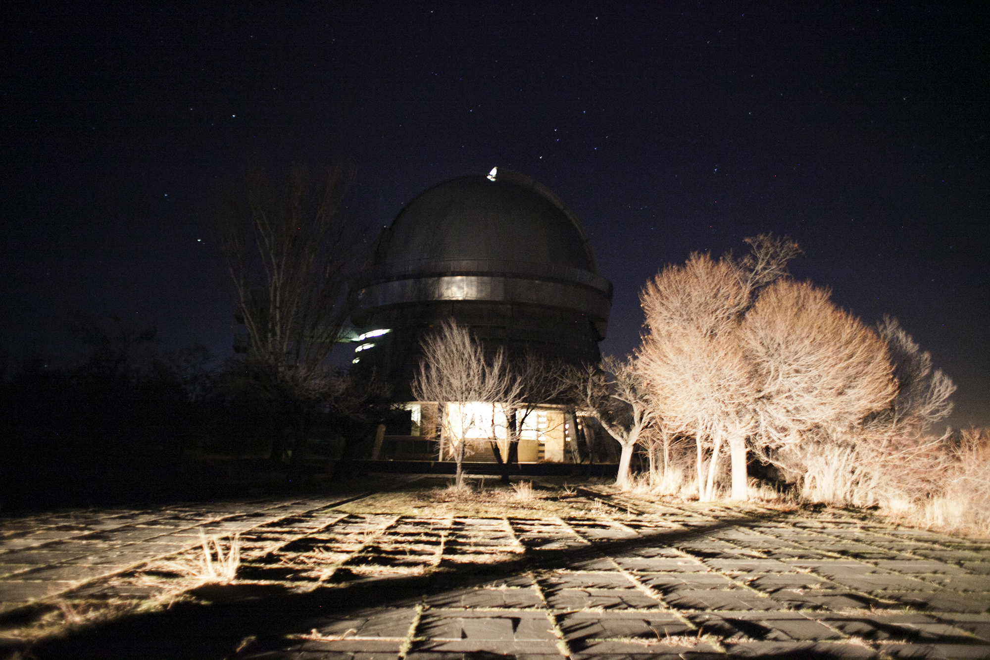 Երկու աղջիկ եւ աստղազարդ երկինք. հայ աստղագետները վերականգնում են իրենց ժառանգությունը